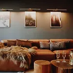 Hotel Lodji & 4*