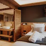 Lodji & 4*