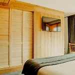 Lodji & Hotel